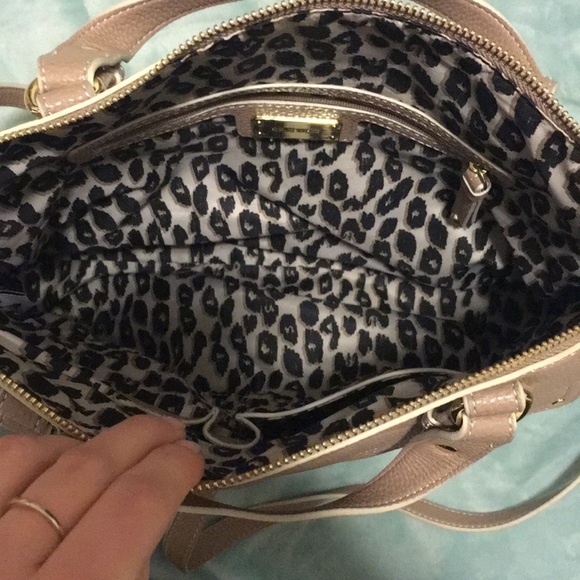 NINE WEST elbow bag, with cross body strap. - Picture 3 of 5